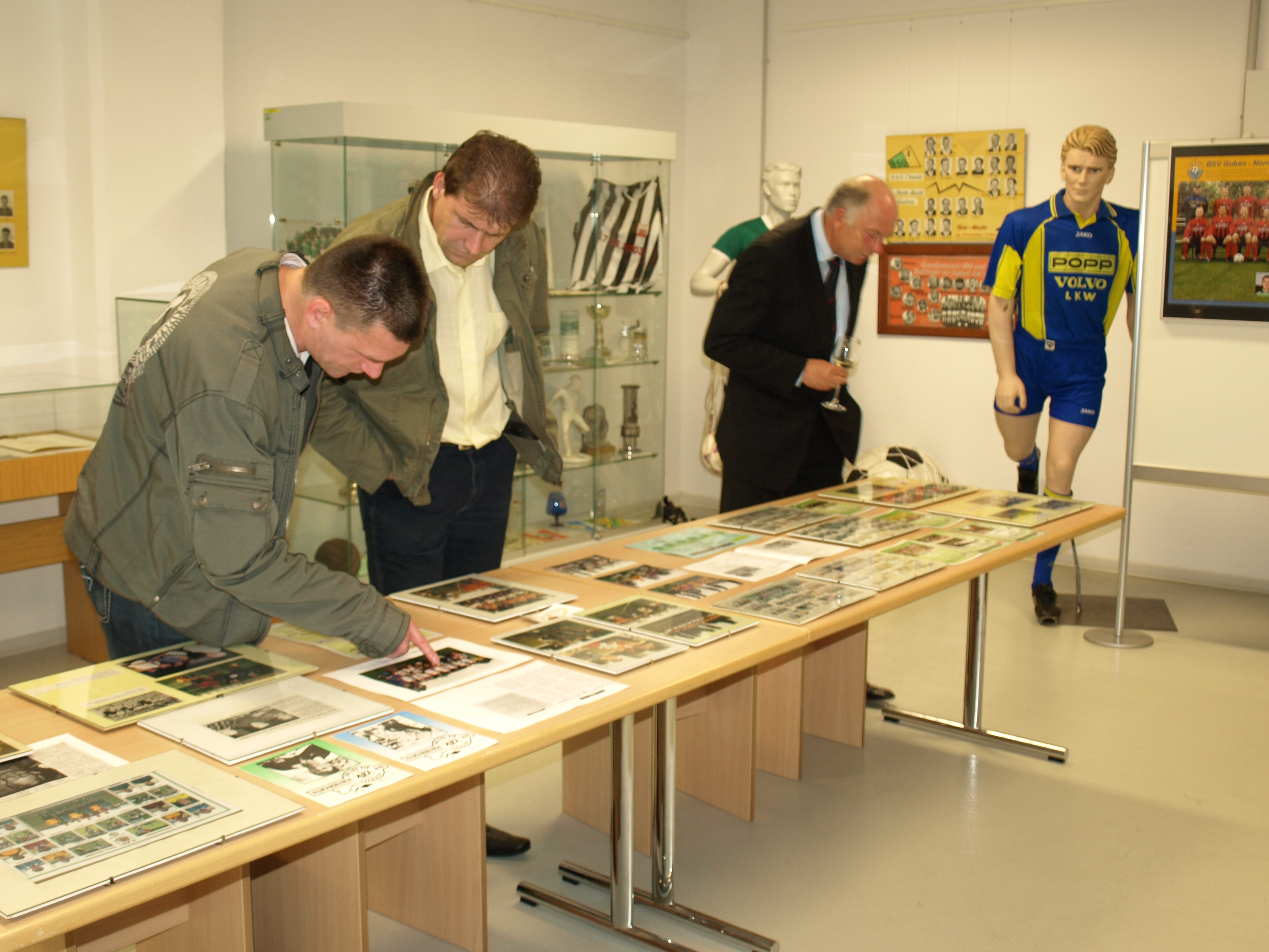 210510 Vernissage Fuball 40